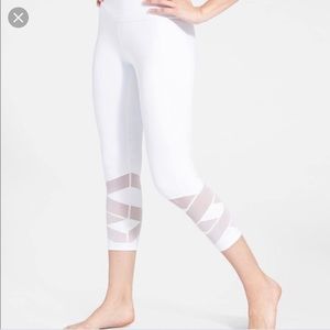 Athleta mantra mesh crop pant